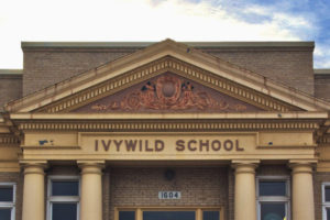 Ausschnitt des Gebäudes der IVYWild School